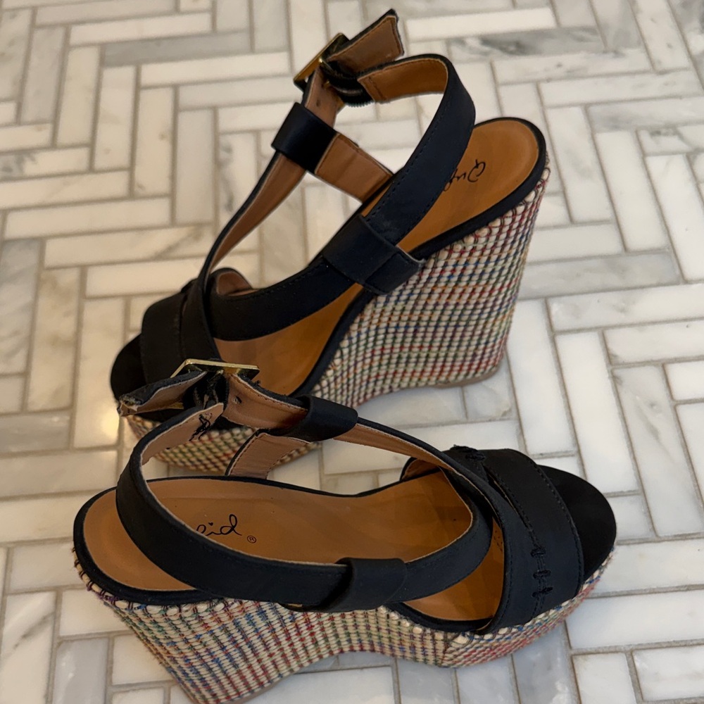 Qupid Black and Multicolor Wedge Sandals - Picture 2 of 6